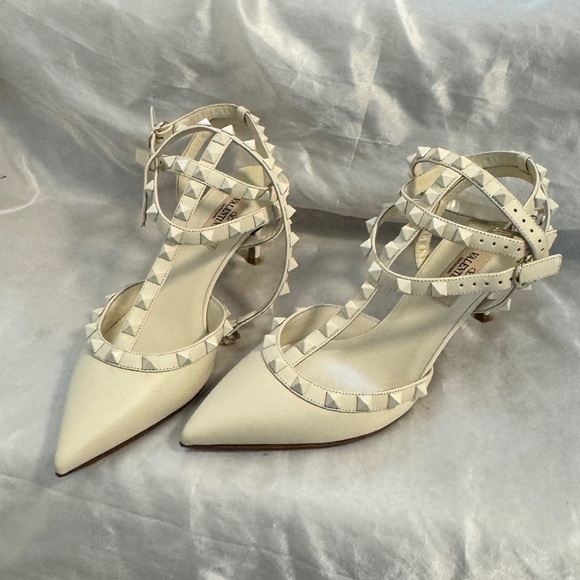 Valentino Garavani Cream White Rockstud Ankle Strap Heels - Picture 3 of 12